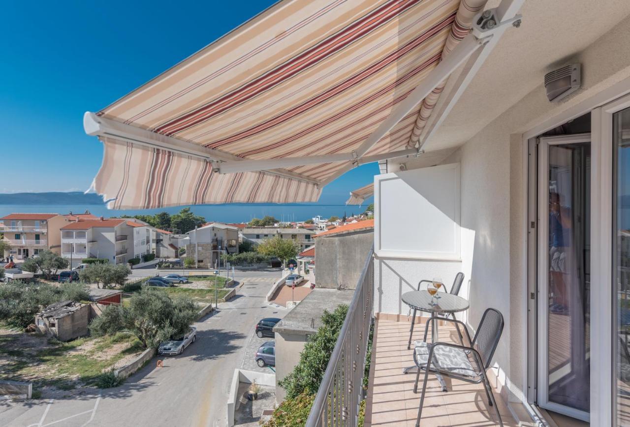 Apartments Nina M Baška Voda Exterior foto